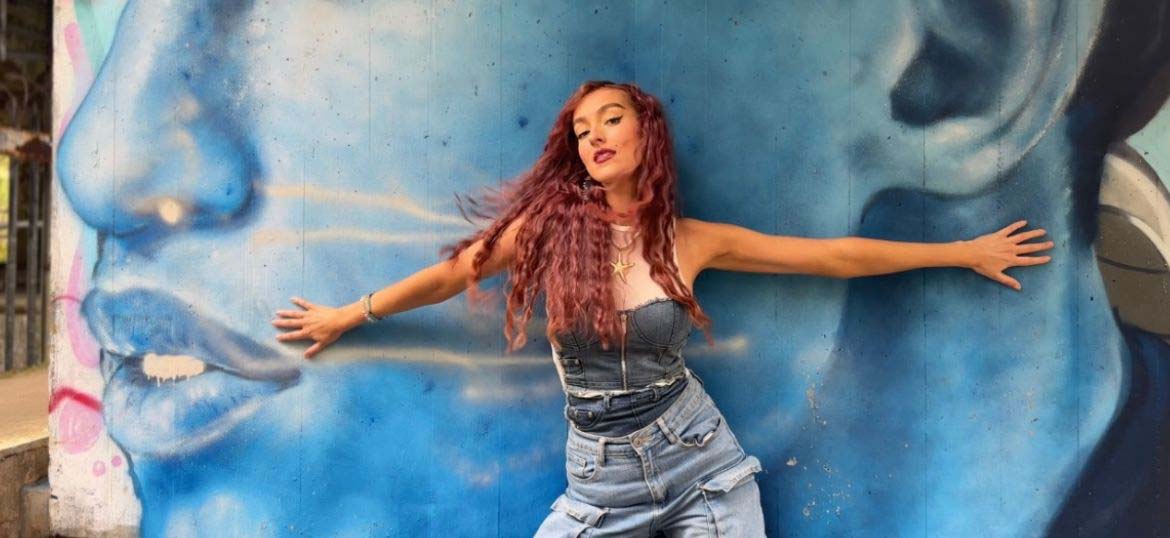Rachelle Rhienne: Singer/songwriter